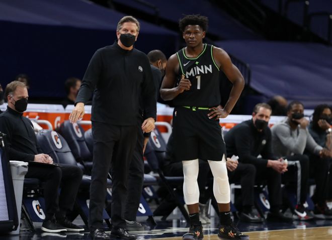 她在决赛中 她在决赛中